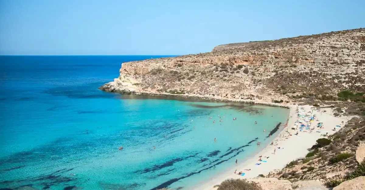 Carnet de voyage : Lampedusa, de Paris à l'île italienne